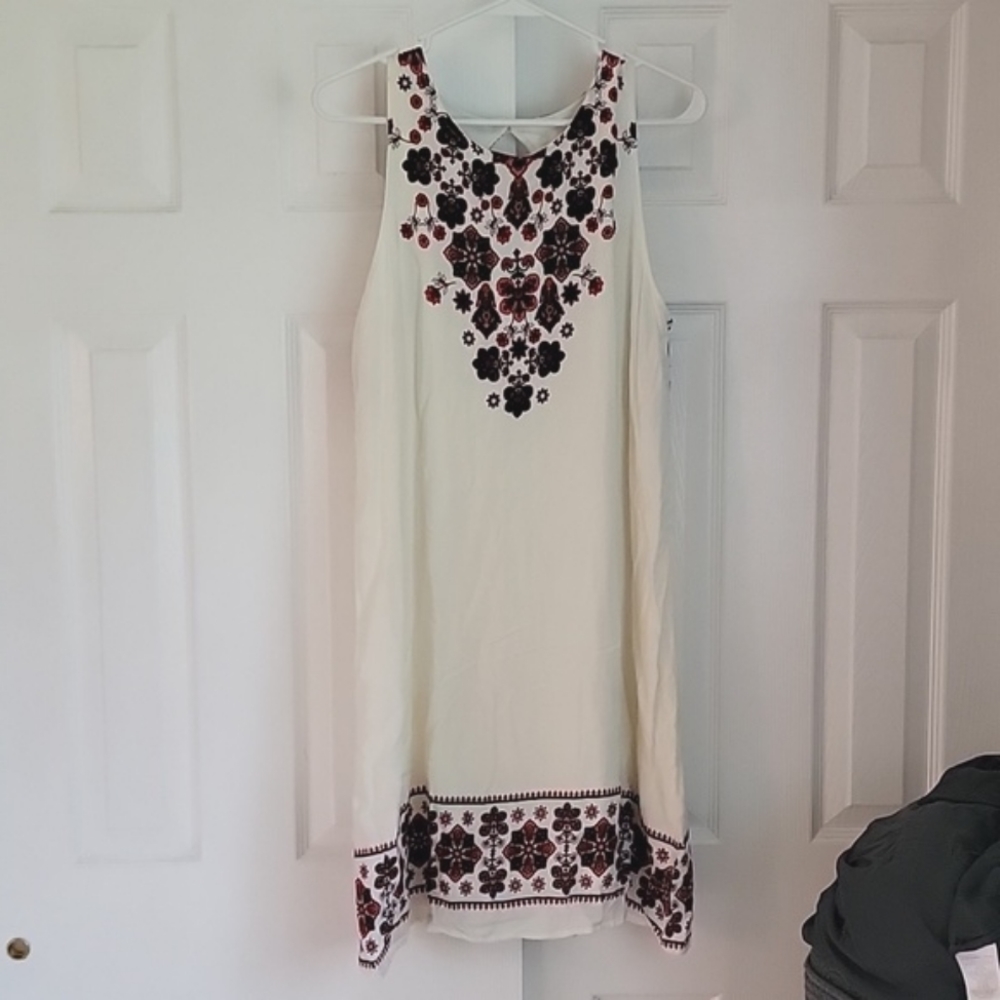 Xhilaration Cream and Floral Eyelet Open Back Dress L